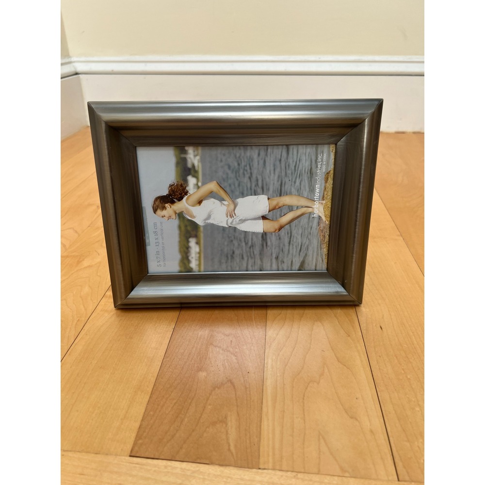 Harbortown Industries Picture Frame 5x7 Pewter Metallic Beveled Tabletop - Picture 3 of 6